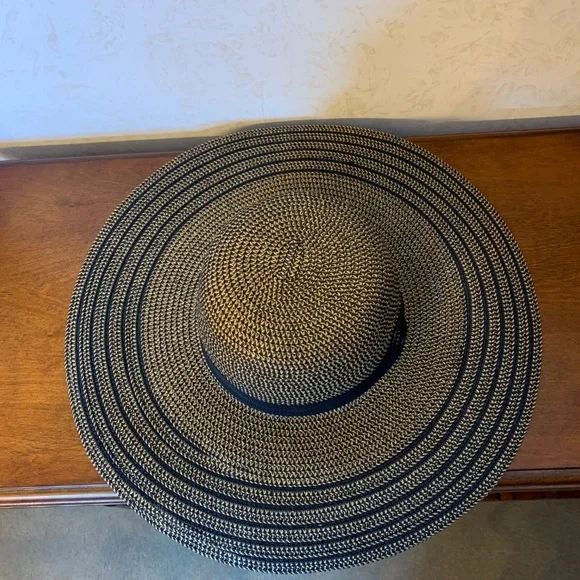 I.N.C. Natural and Black Floppy Hat with Ultraviolet Protection - Picture 9 of 9